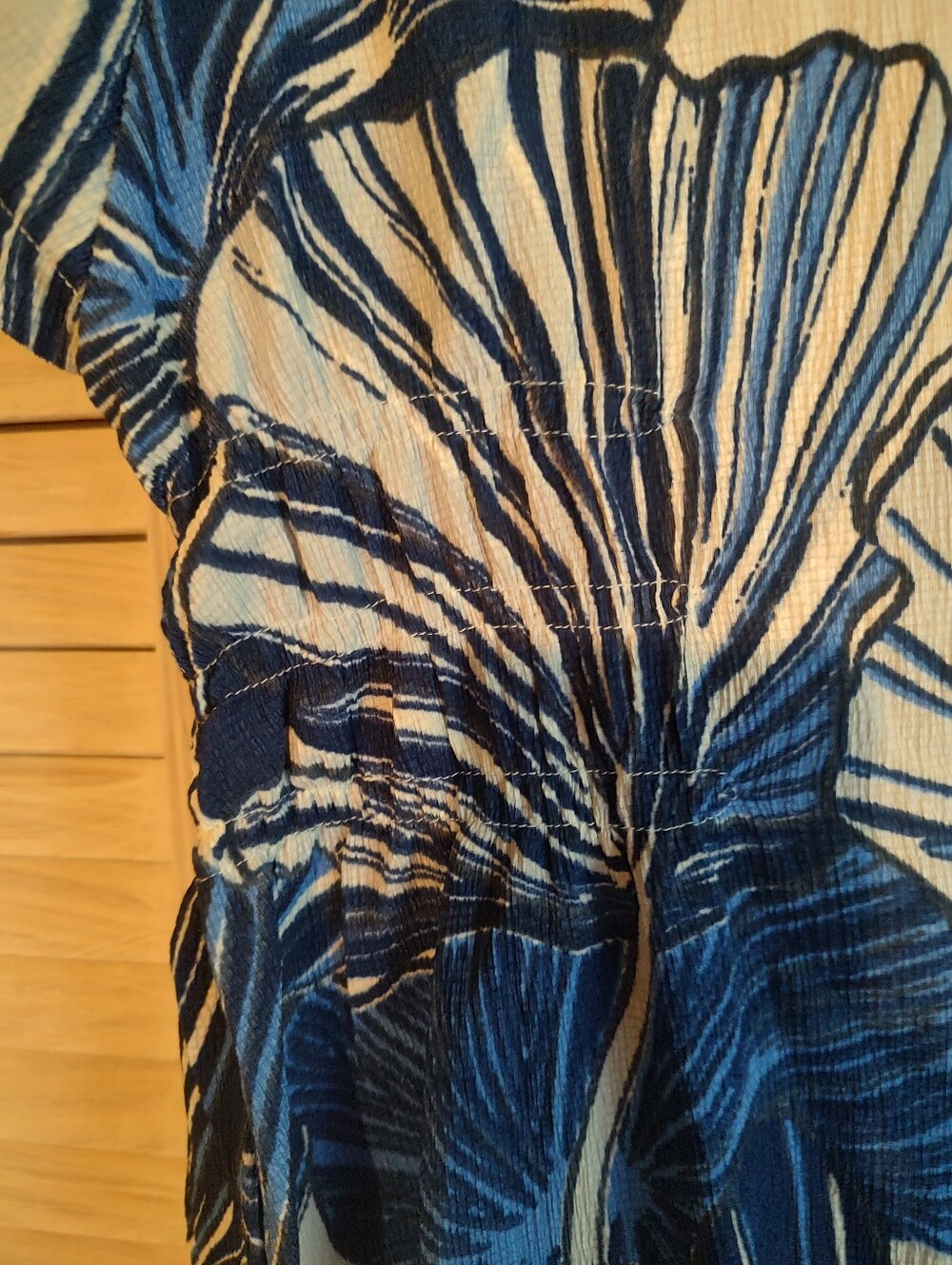 Ann Taylor Factory Blue and White Floral Short-Sleeve Blouse - Picture 3 of 9